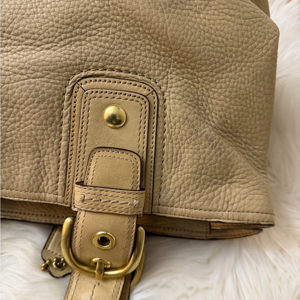 Coach Cream Leather Shoulder Bag - Picture 11 of 14